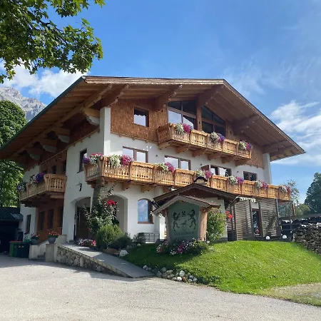 Haus Bernhard Apartman *