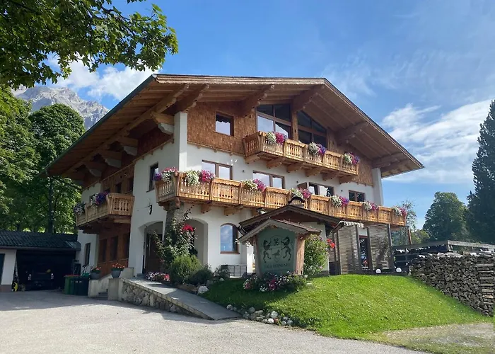 Haus Bernhard Апартаменти *